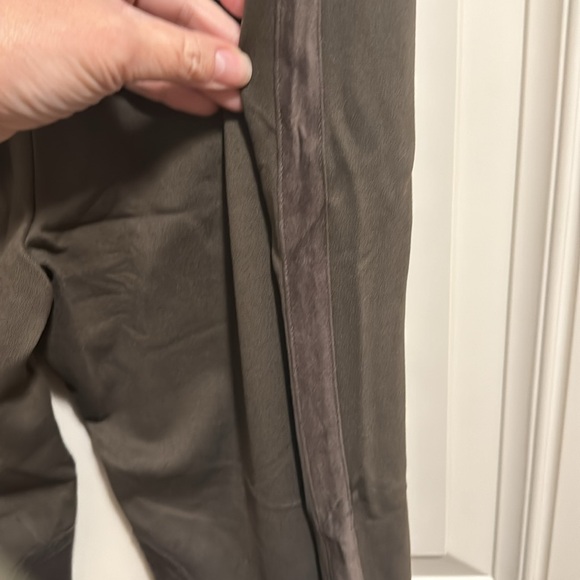 🆕 Ruby Ribbon Equestrian Legging with zippers at ankles - Picture 4 of 10